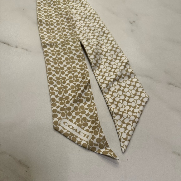 Coach scarf - Picture 3 of 5
